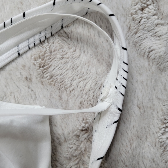 Athleta Chevron High Leg White One Piece Swimsuit NWT Size 34B/C - Picture 12 of 14